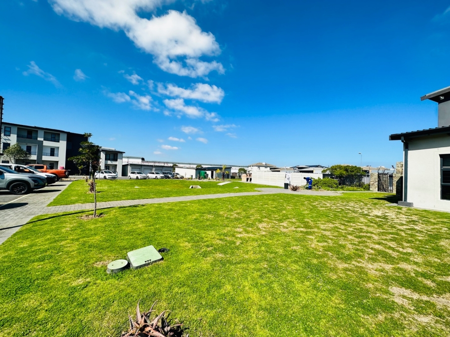 2 Bedroom Property for Sale in Parklands North Western Cape